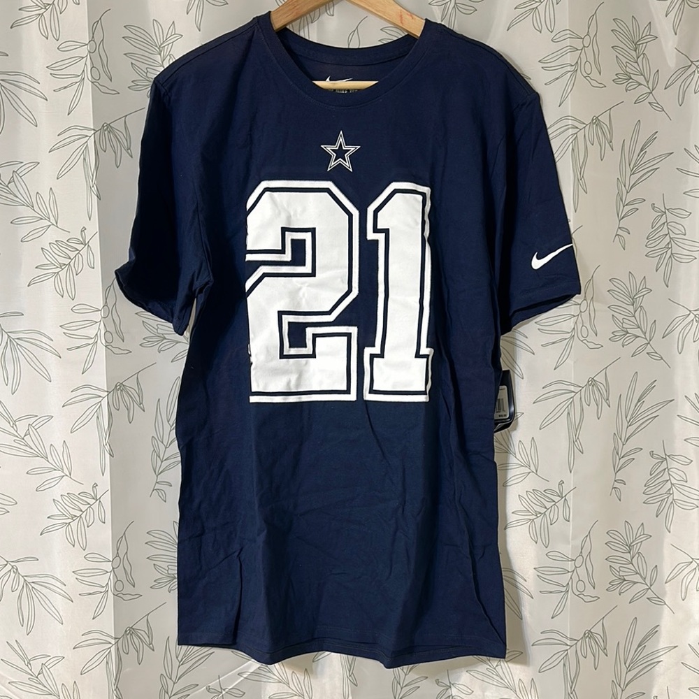 The Nike Tee NWT
